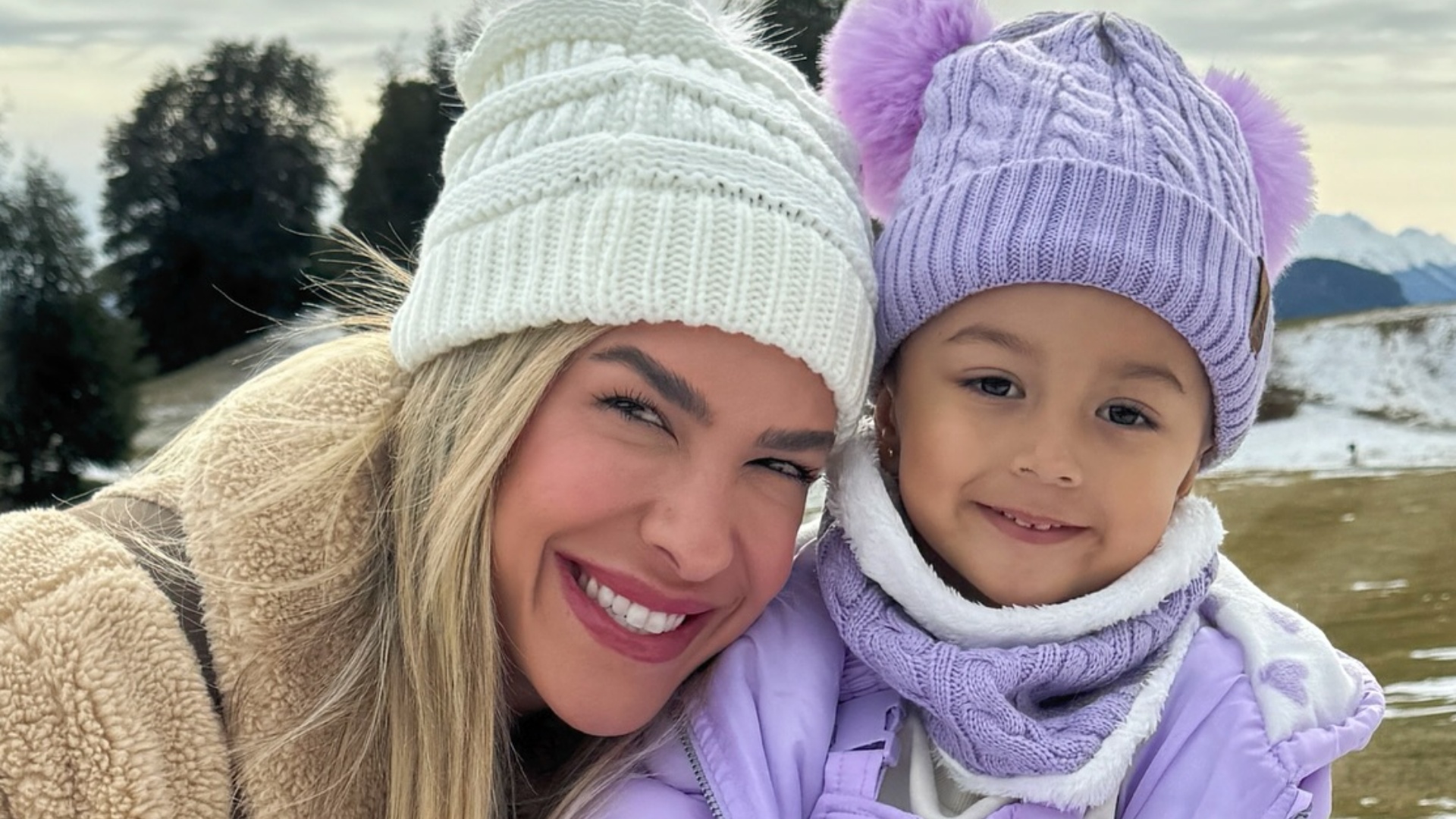 Lore Improta encanta ao mostrar a filha se divertindo na neve