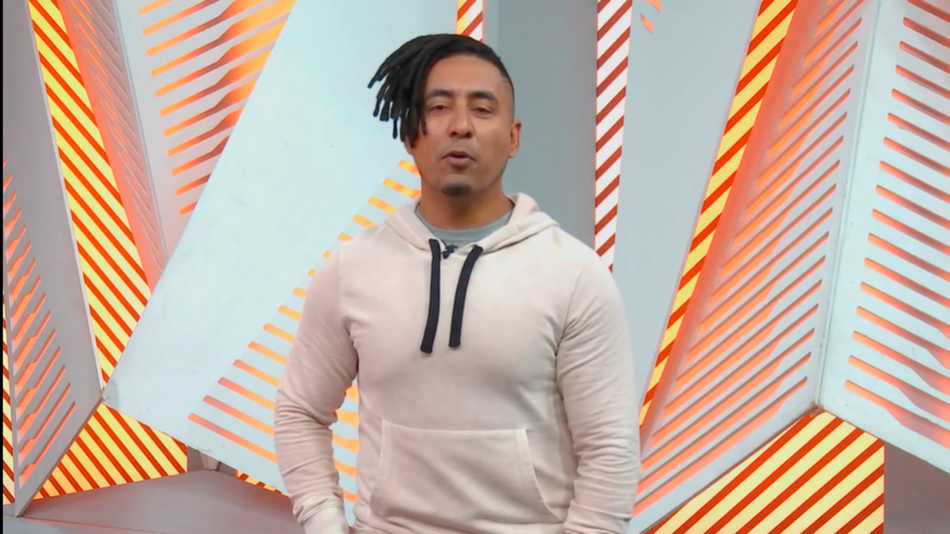Apresentador do Globo Esporte expõe novo ataque racista na web