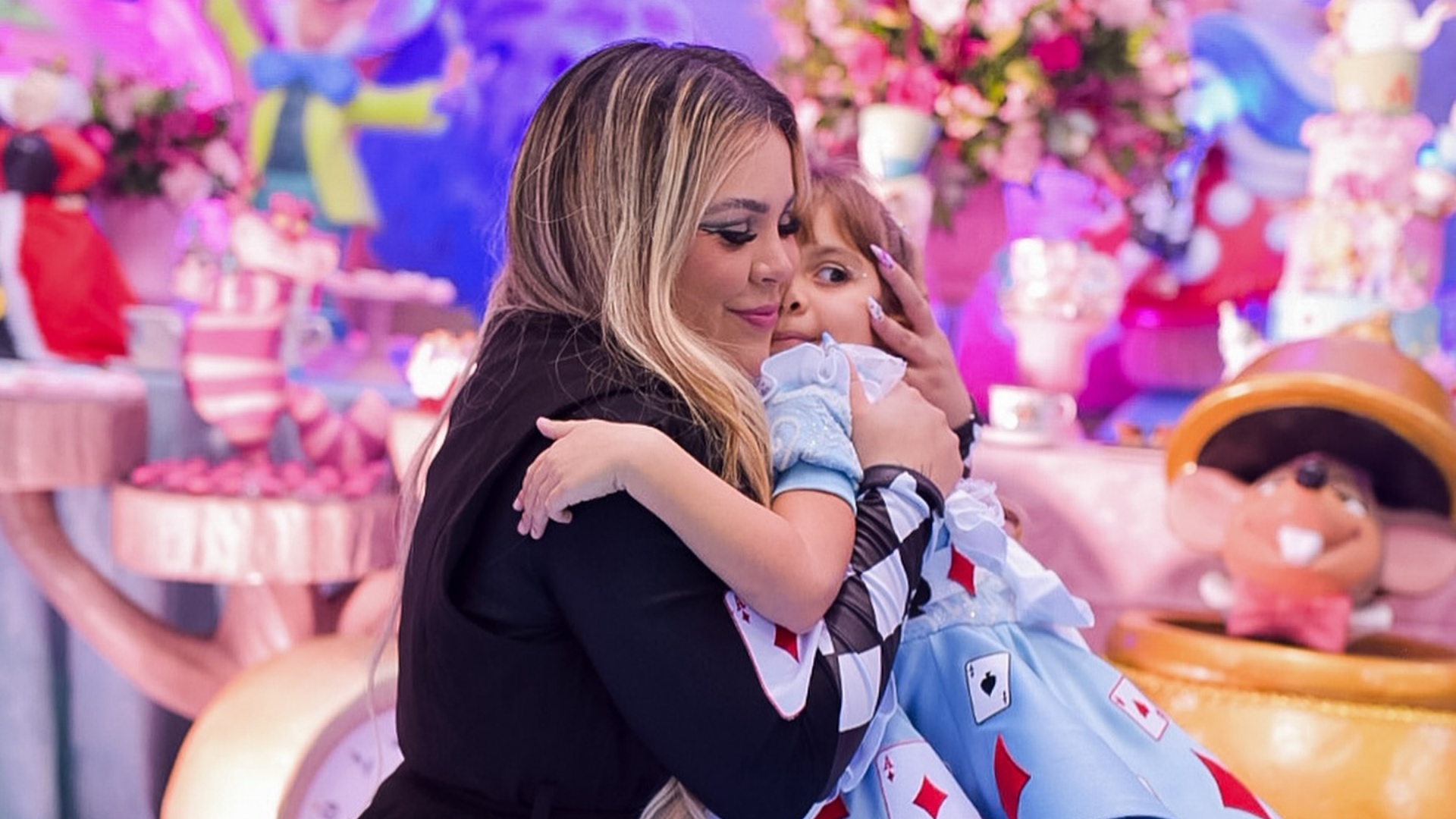 Com festa luxuosa, Mari Matarazzo comemora aniversário da filha mais velha