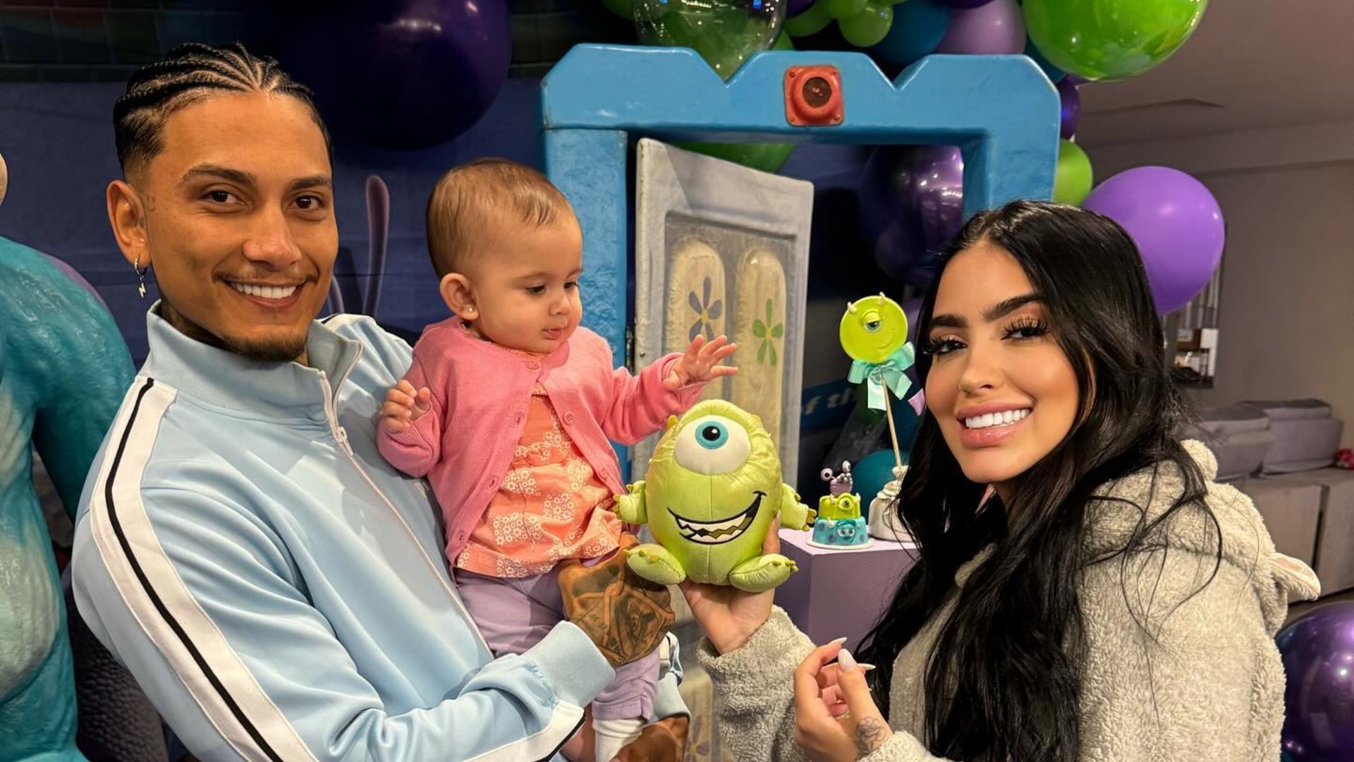 MC Mirella e Dynho Alves comemoram mesversário da filha com festa temática