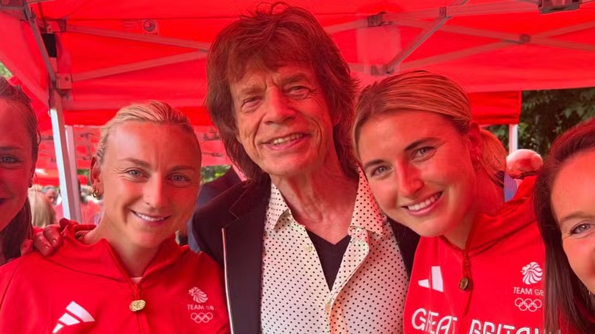 Mick Jagger surpreende ao surgir com atletas olímpicos: “Zicou os caras”