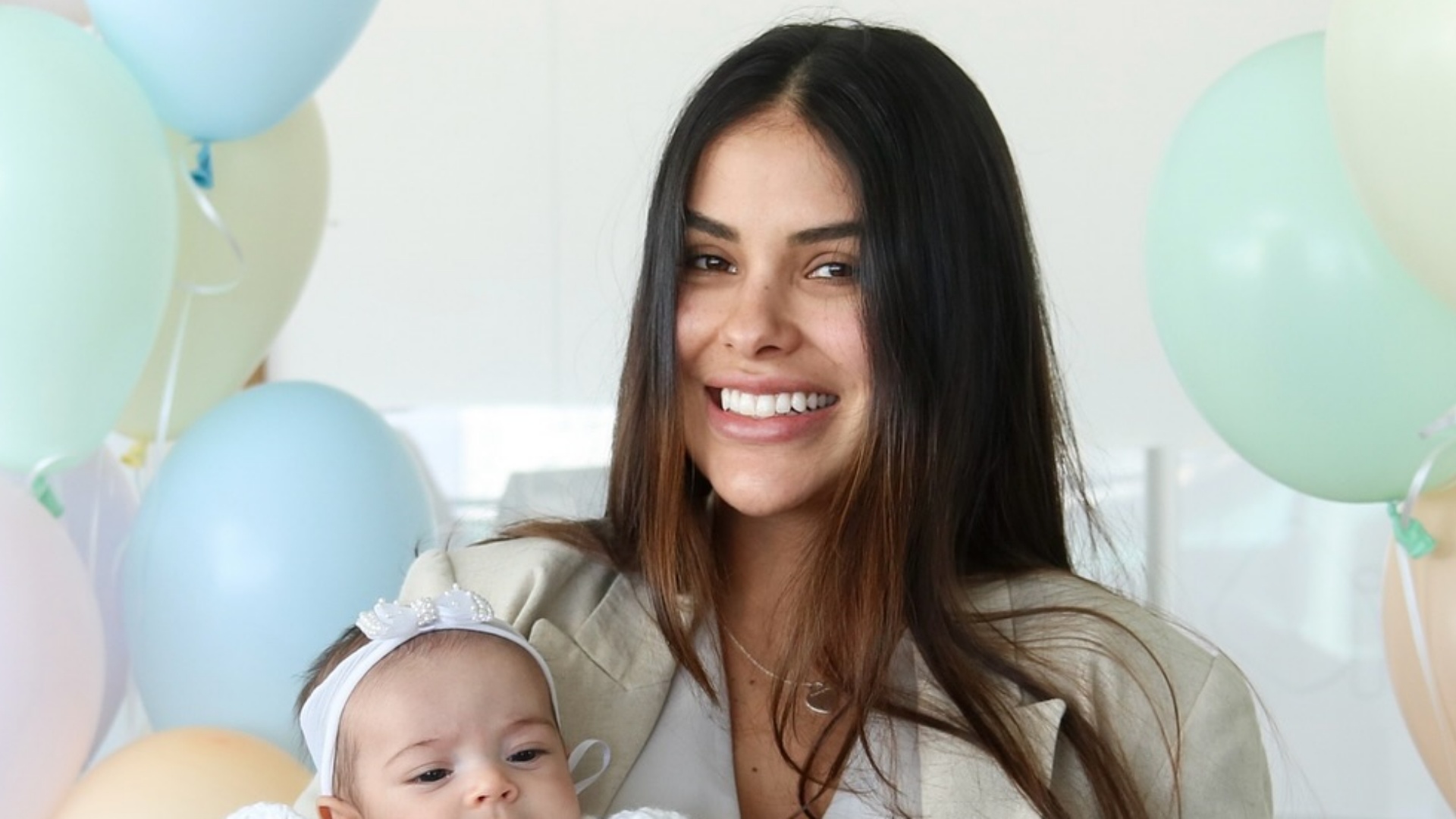 Filha de Munik Nunes rouba a cena com look encantador em data especial
