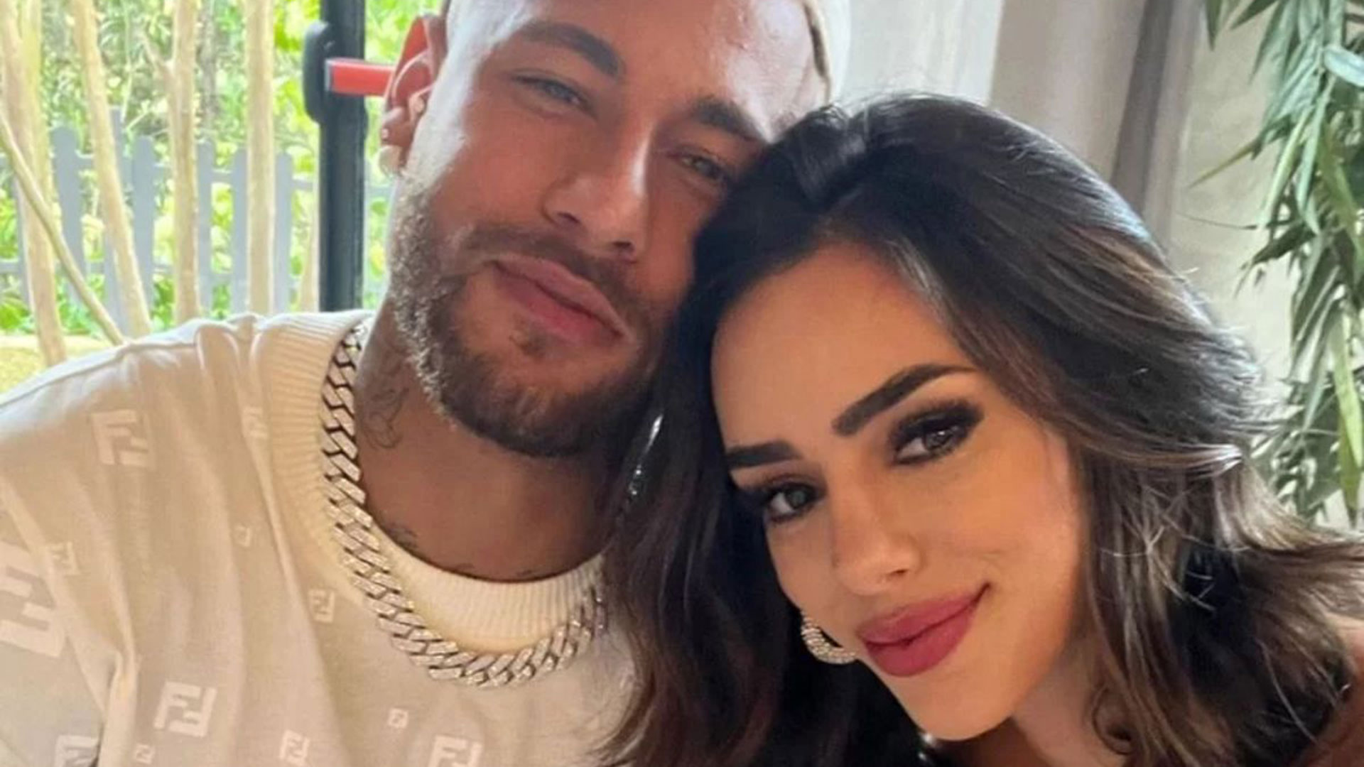 Neymar e Bruna Biancardi curtem vale night e jantam juntos