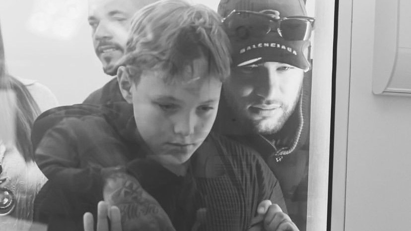 Famosos parabenizam Neymar Jr pelo nascimento da terceira filha, Helena