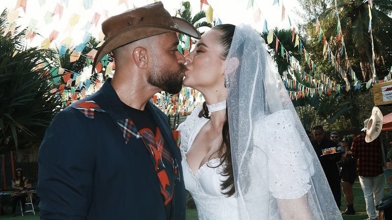 Paolla Oliveira e Diogo Nogueira aparecem noivos para festa junina: “Casem logo”