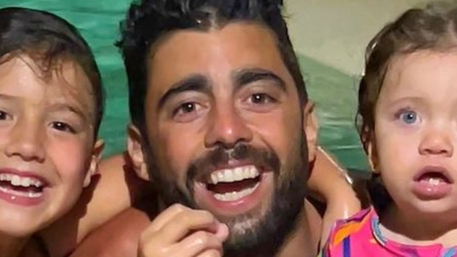Pedro Scooby encanta ao surgir em momento especial com os filhos