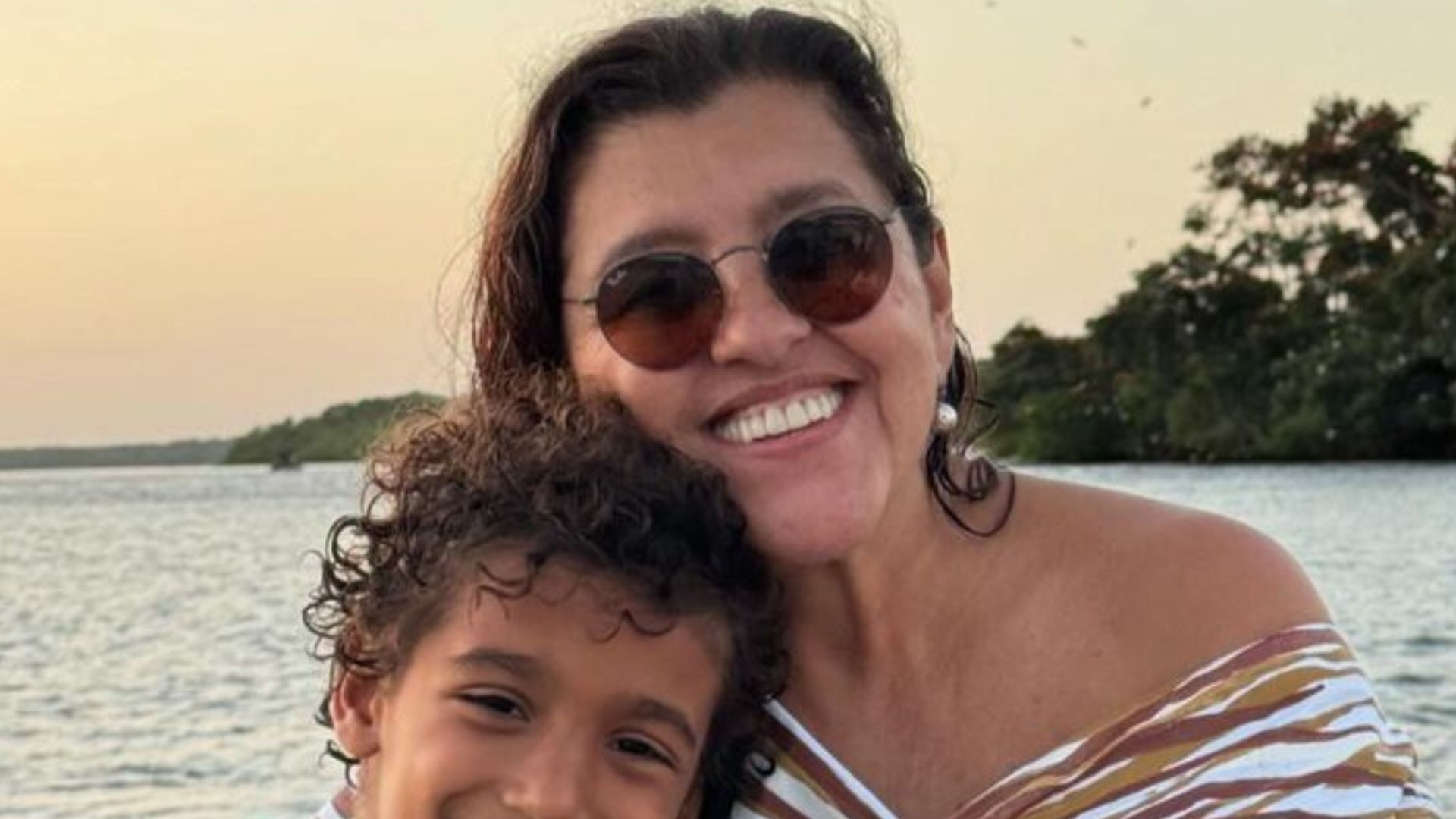Regina Casé abre álbum de fotos raras com o neto: ‘Quem ama ser avó?’