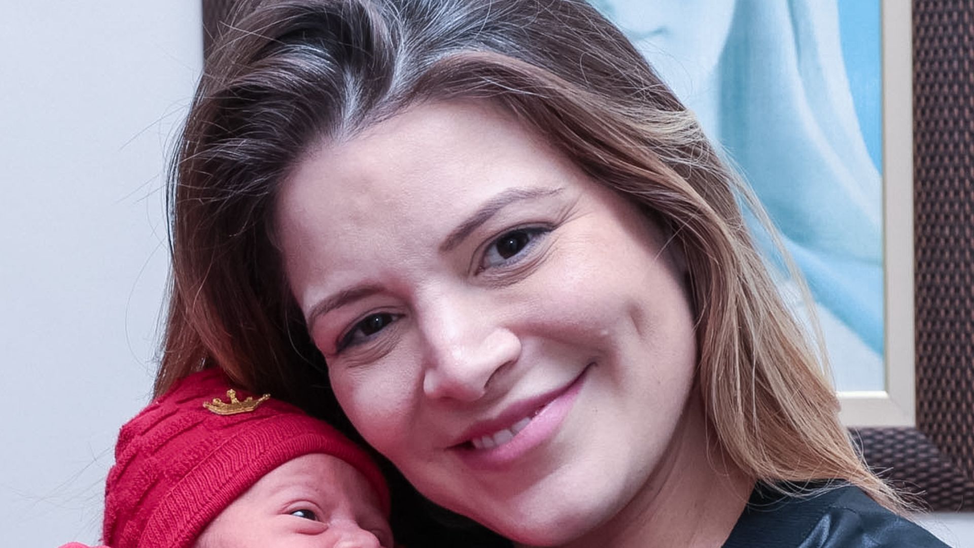 Ex-Chiquitita Renata Del Bianco mostra rostinho do filho recém-nascido