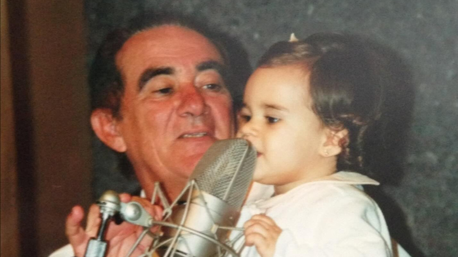 Filha de Renato Aragão encanta telespectadores em homenagem para o pai no ‘Domingão’