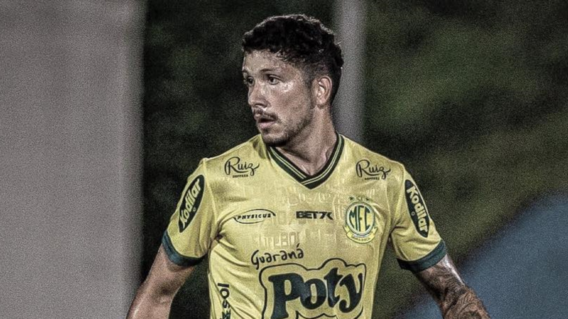 Ex de Iza, jogador Yuri Lima volta ao futebol 6 meses após anunciar aposentadoria
