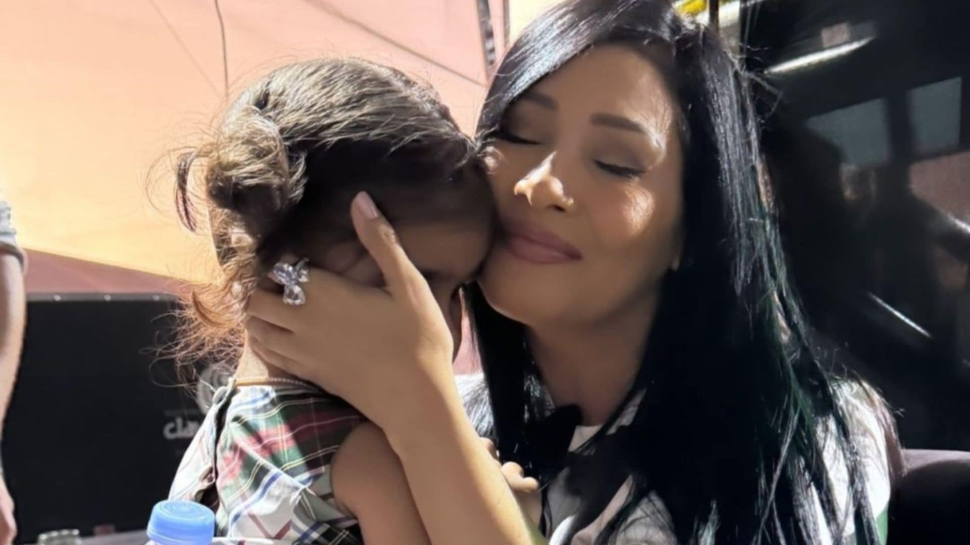 Simaria mostra encontro com a filha de Simone Mendes