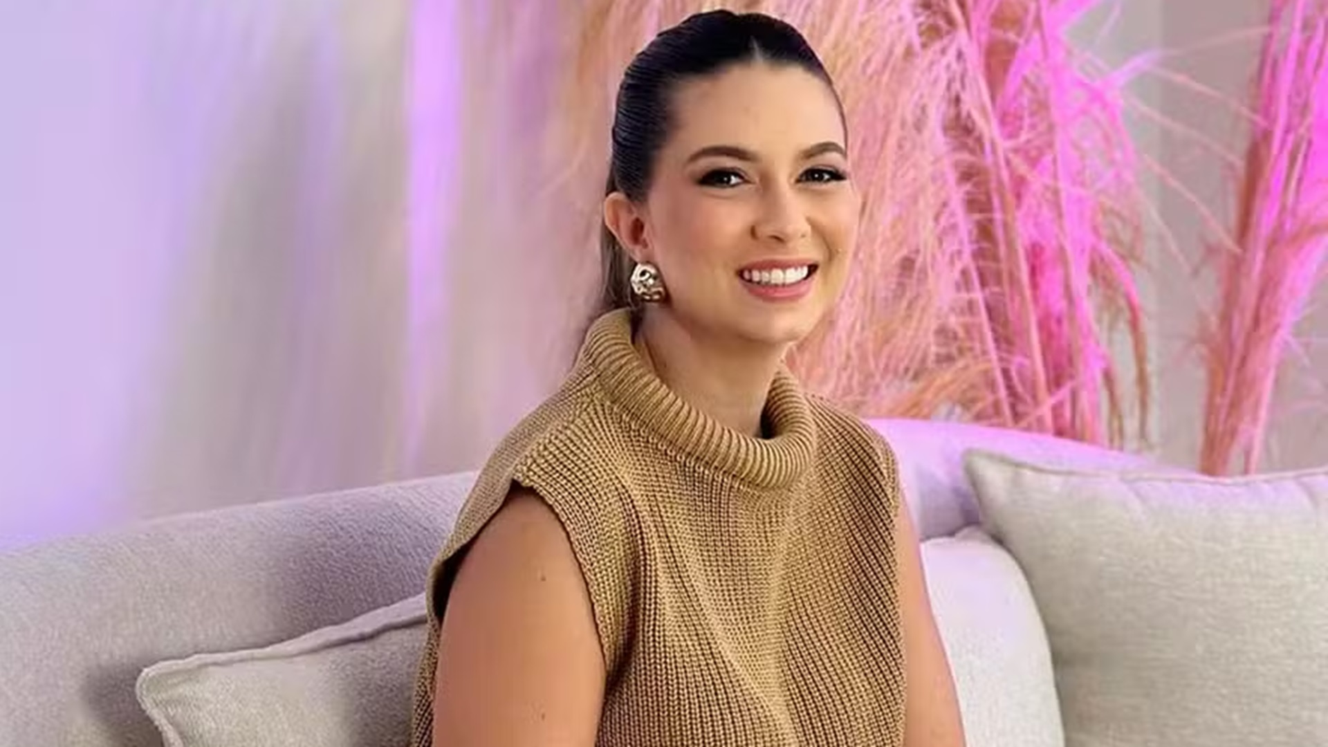 Influenciadora conhecida por falar sobre maternidade morre aos 34 anos
