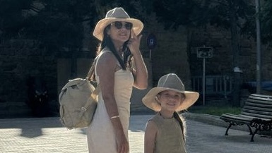 Thais Fersoza e Melinda combinam looks em viagem na Espanha