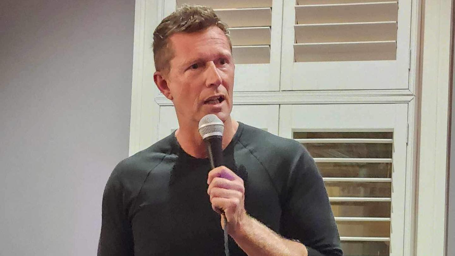 Comediante Tony Knight morre aos 54 anos e causa surpreende