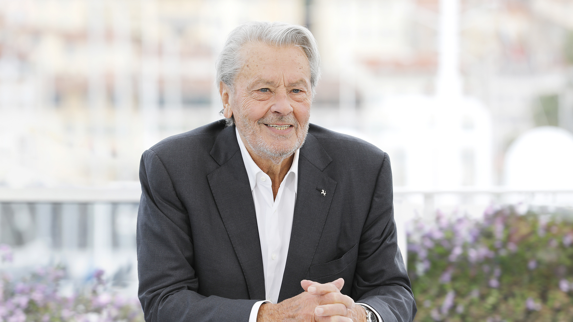 Família de Alain Delon decide não atender ao último pedido dele. Saiba o que é