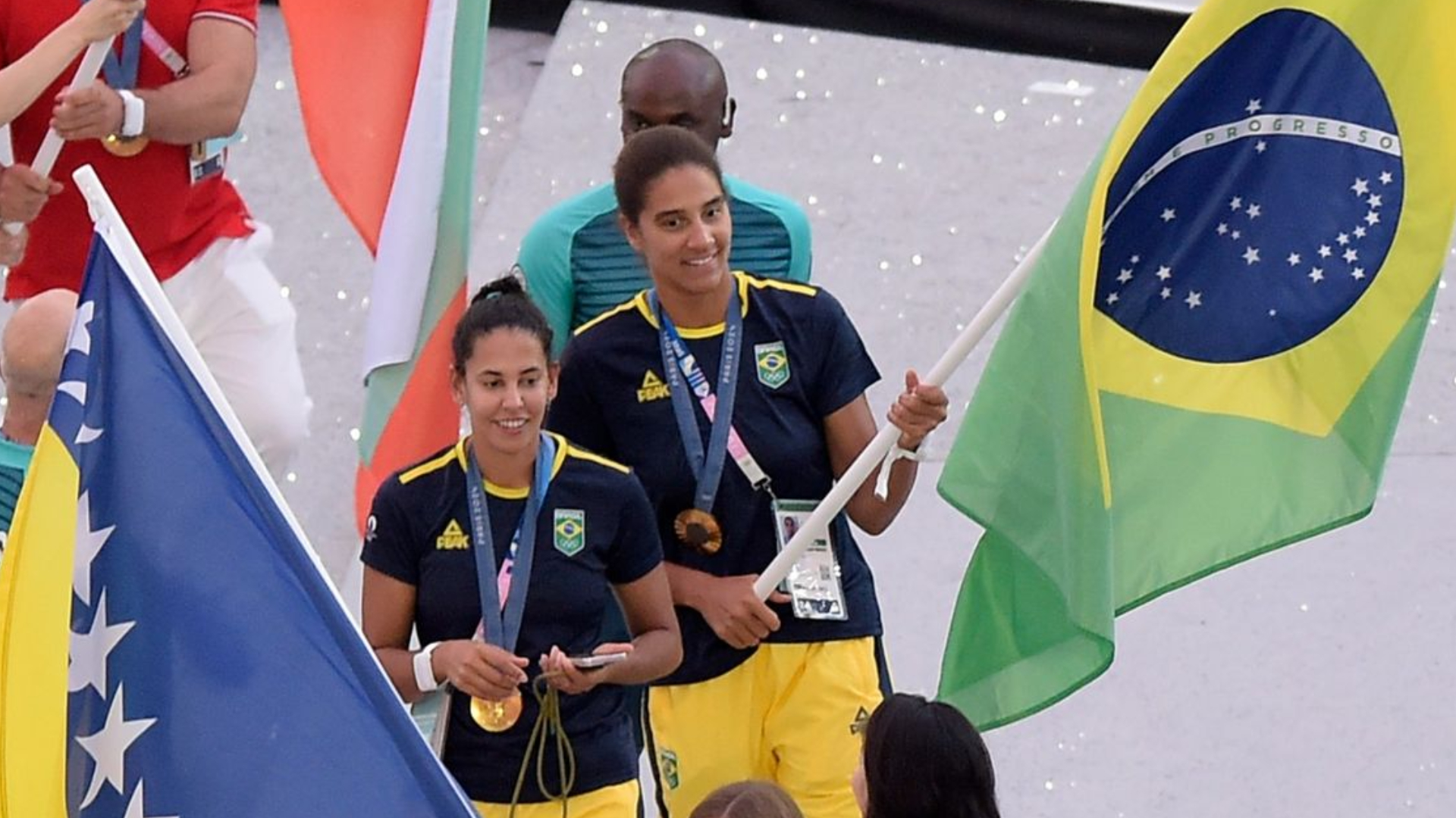Ana Patrícia e Duda Lisboa como porta-bandeiras nas Olimpíadas foi concessão do COI ao Brasil