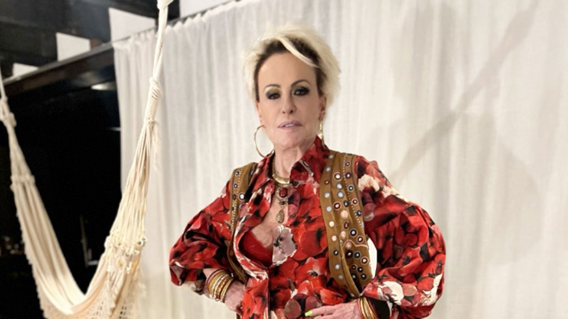 Ana Maria Braga entra na brincadeira da novela Pé de Chinesa