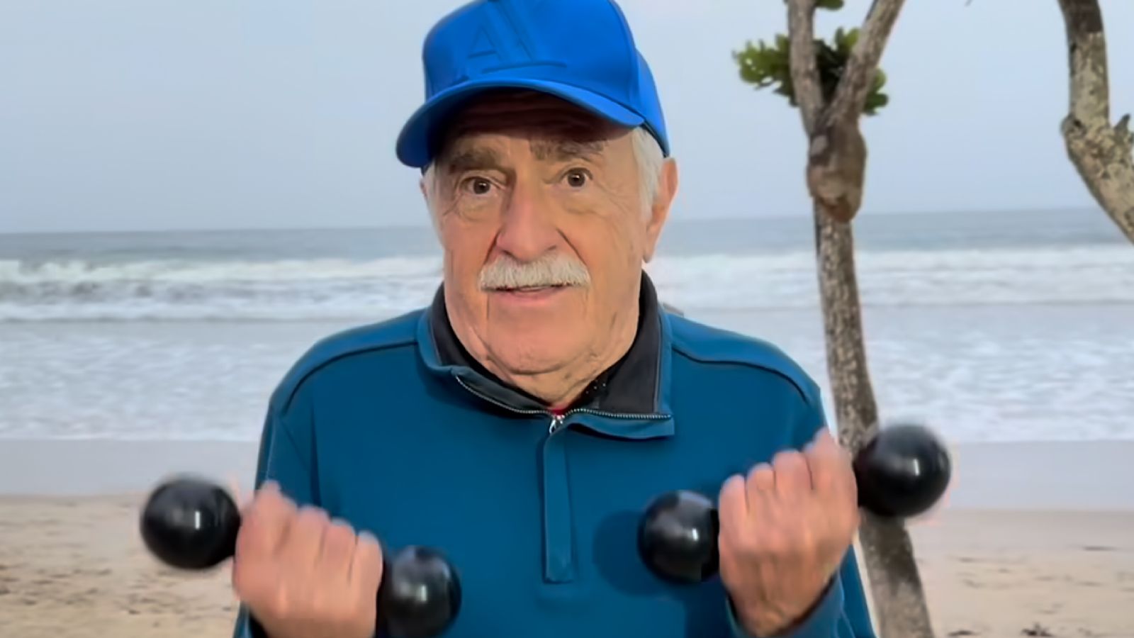 Ary Fontoura capricha na malhação em suas redes; por que idosos devem se exercitar?