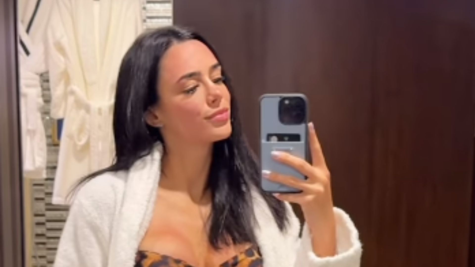 Bruna Biancardi ostenta o resultado da drenagem linfática