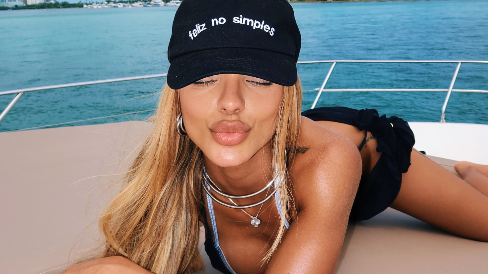 Em Miami, Brunna Gonçalves esclarece motivo da viagem: ‘Cara de mãe?’