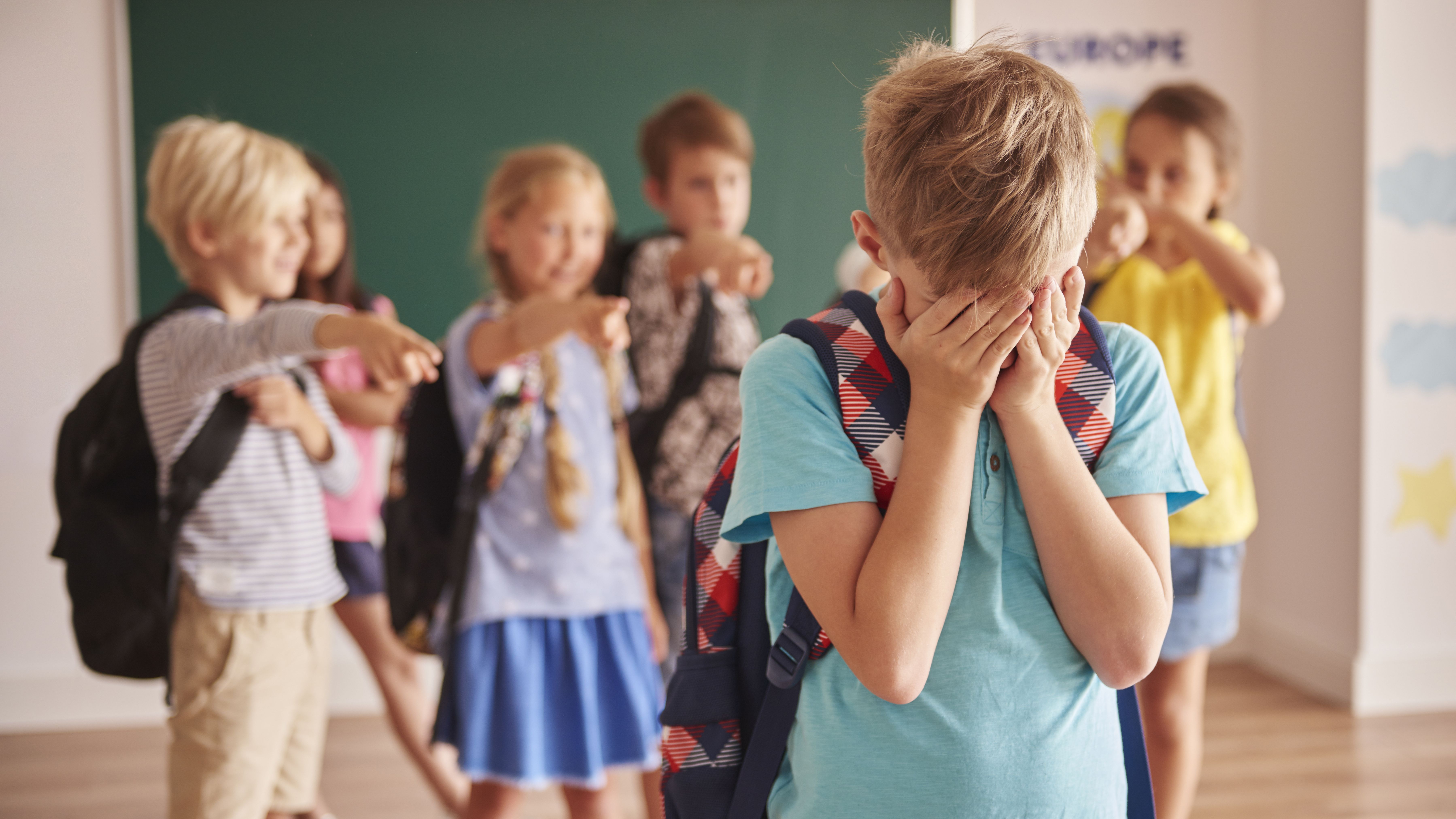 Saiba como proteger seu filho das consequências psicológicas do bullying