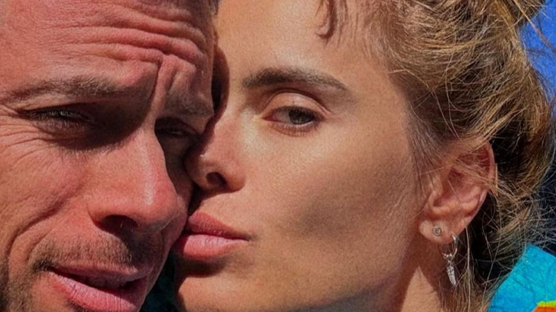 Carolina Dieckmann surge em clima de romance com o marido: “Meu amor”