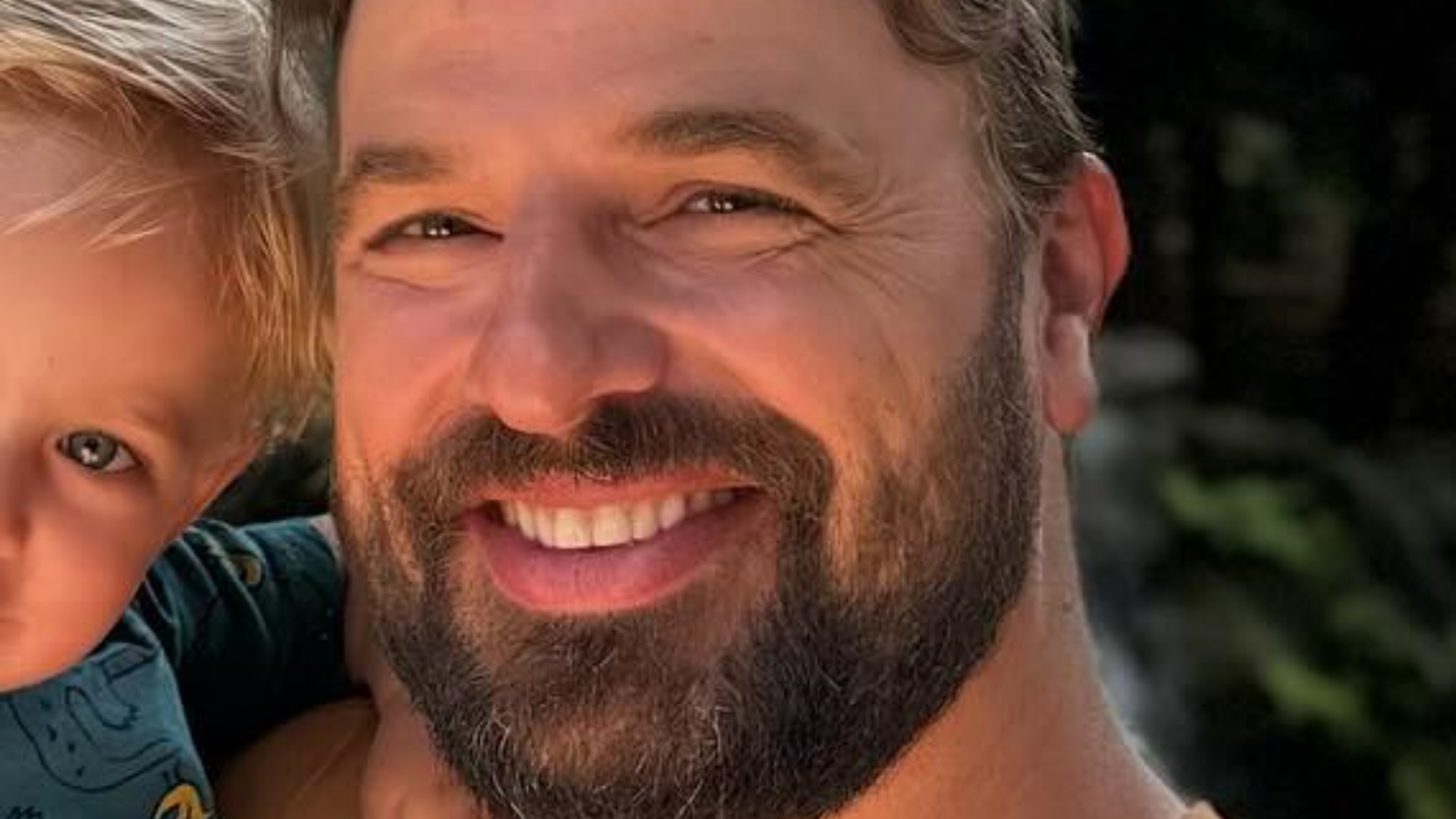 Cássio Reis encanta os fãs ao postar fotos com os filhos: “Tão lindos”