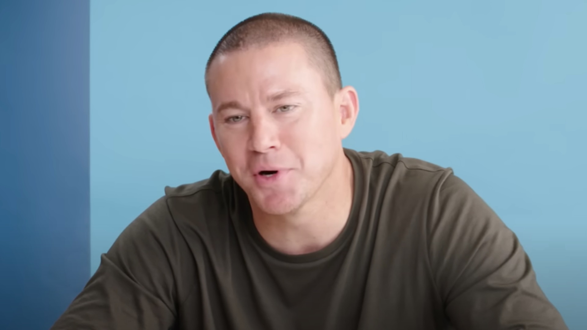 Channing Tatum revela estratégia inusitada para não lavar roupa: “Eu odeio”