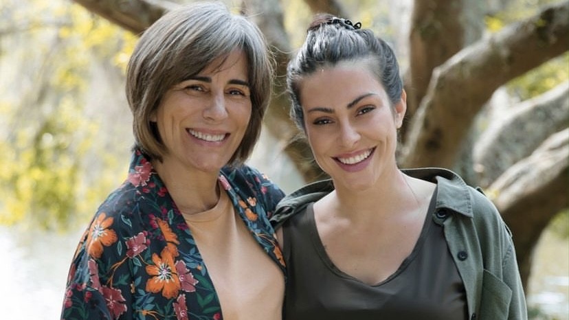 No aniversário de 61 anos de Glória Pires, Cleo se declara para mãe