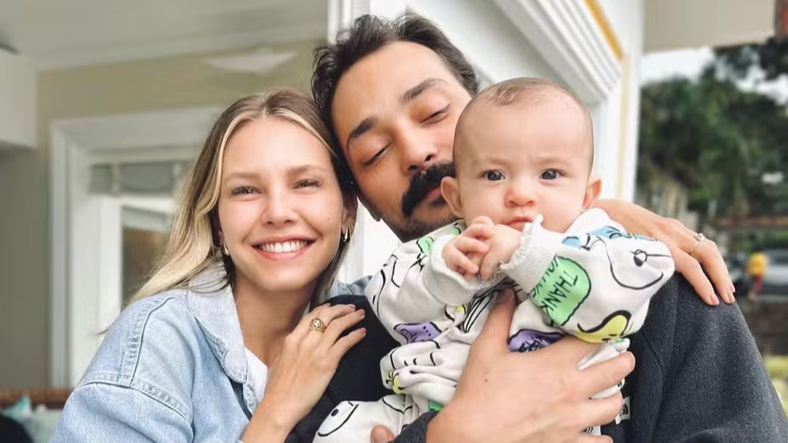 Eduardo Sterblitch se derrete ao falar do filho: ‘Tenho me visto nele’