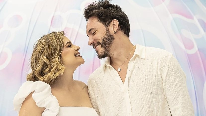 Eliezer mostra evolução da barriga de Viih Tube em sua segunda gravidez