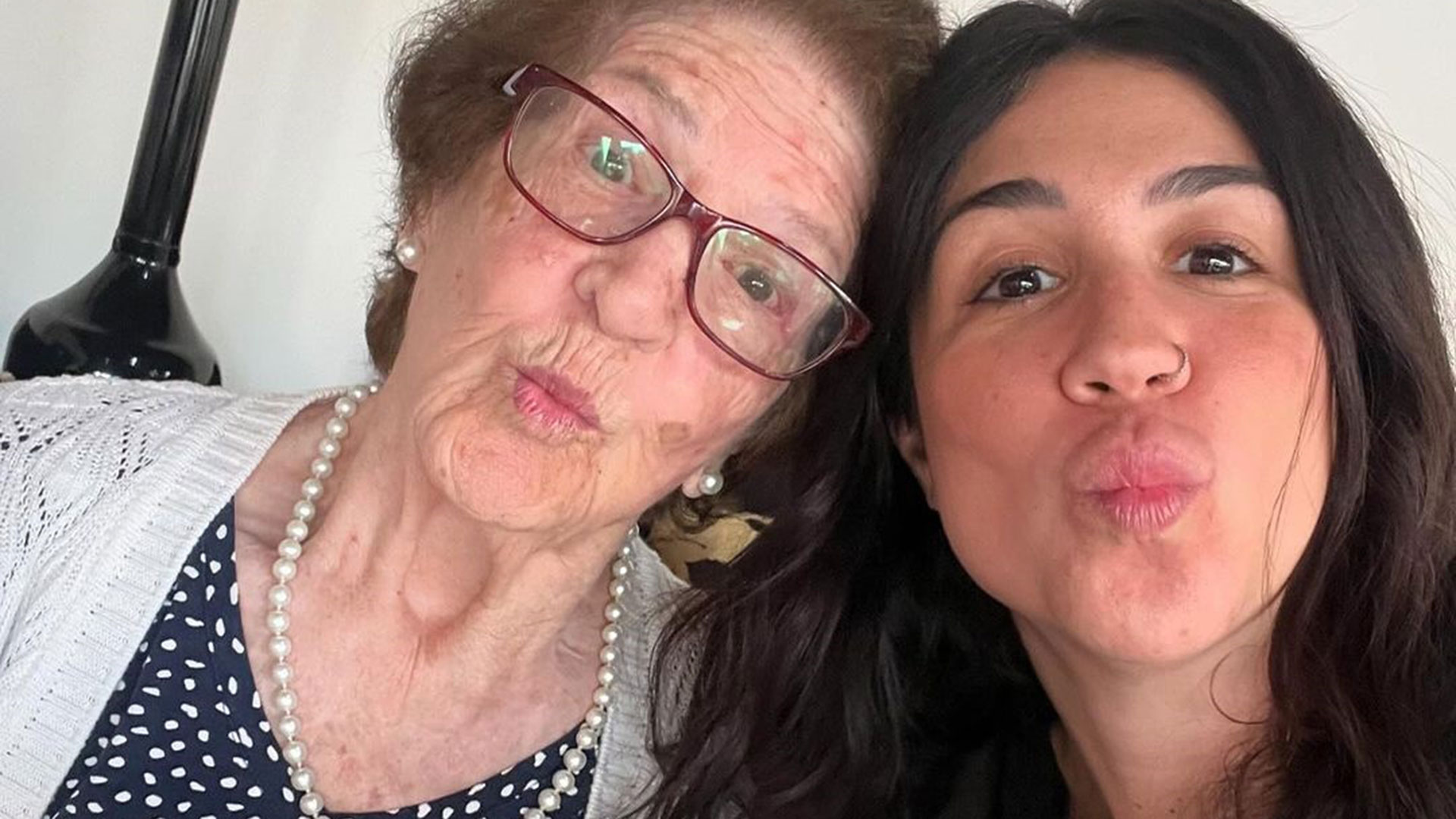 Jornalista Foquinha lamenta morte da avó: ‘Doendo de saudades’