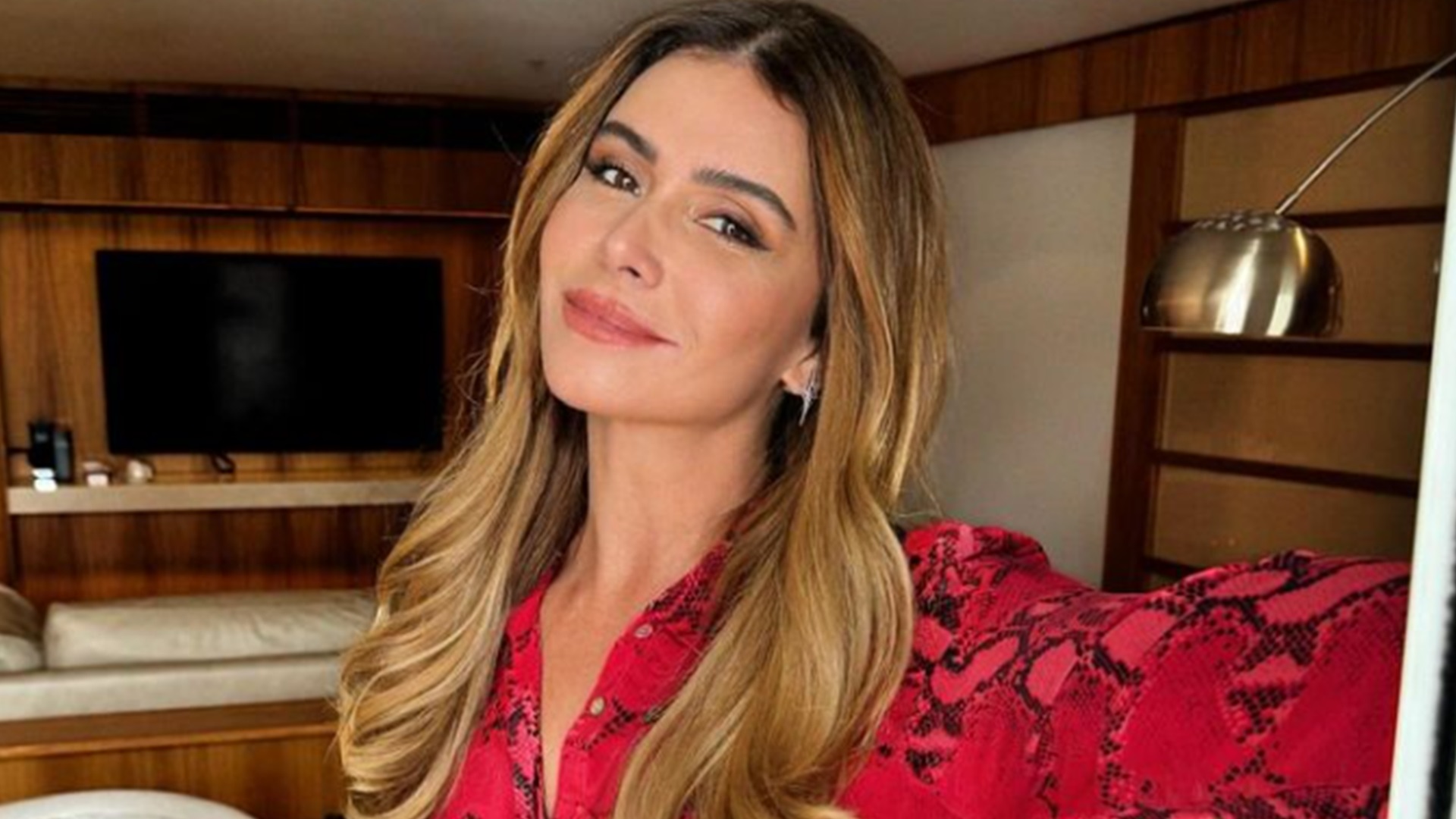Giovanna Antonelli encanta ao surgir com cachos naturais: “Linda demais”