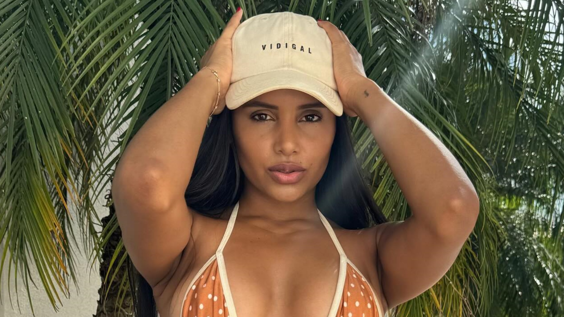 Gleici Damasceno exibe corpo sarado ao renovar o bronzeado: “Belíssima”