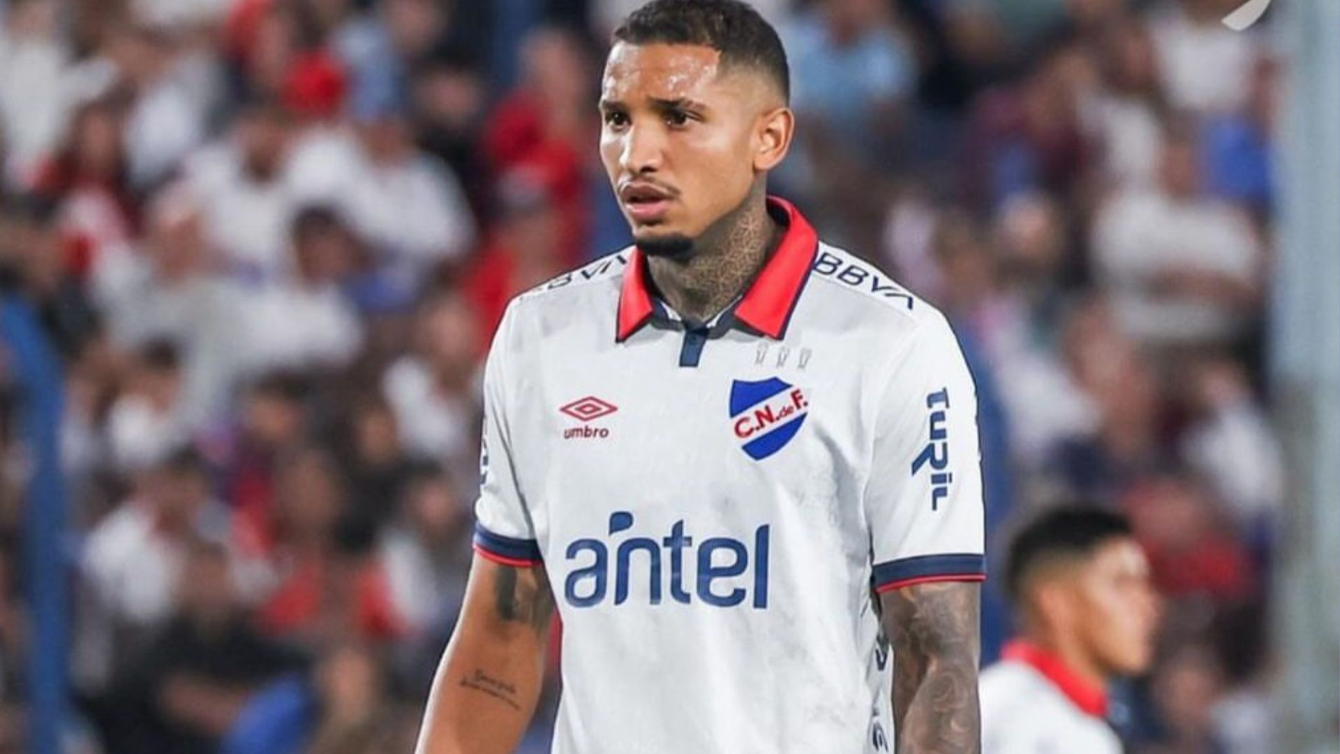 Zagueiro do Nacional-URU, Juan Izquierdo cumpriu promessa de título ao falecido avô