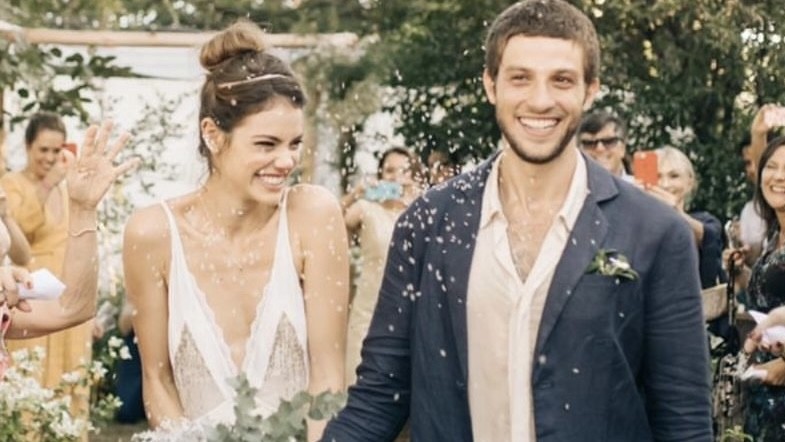 Laura Neiva relembra casamento com Chay Suede e posta novas fotos: “Minha vida”