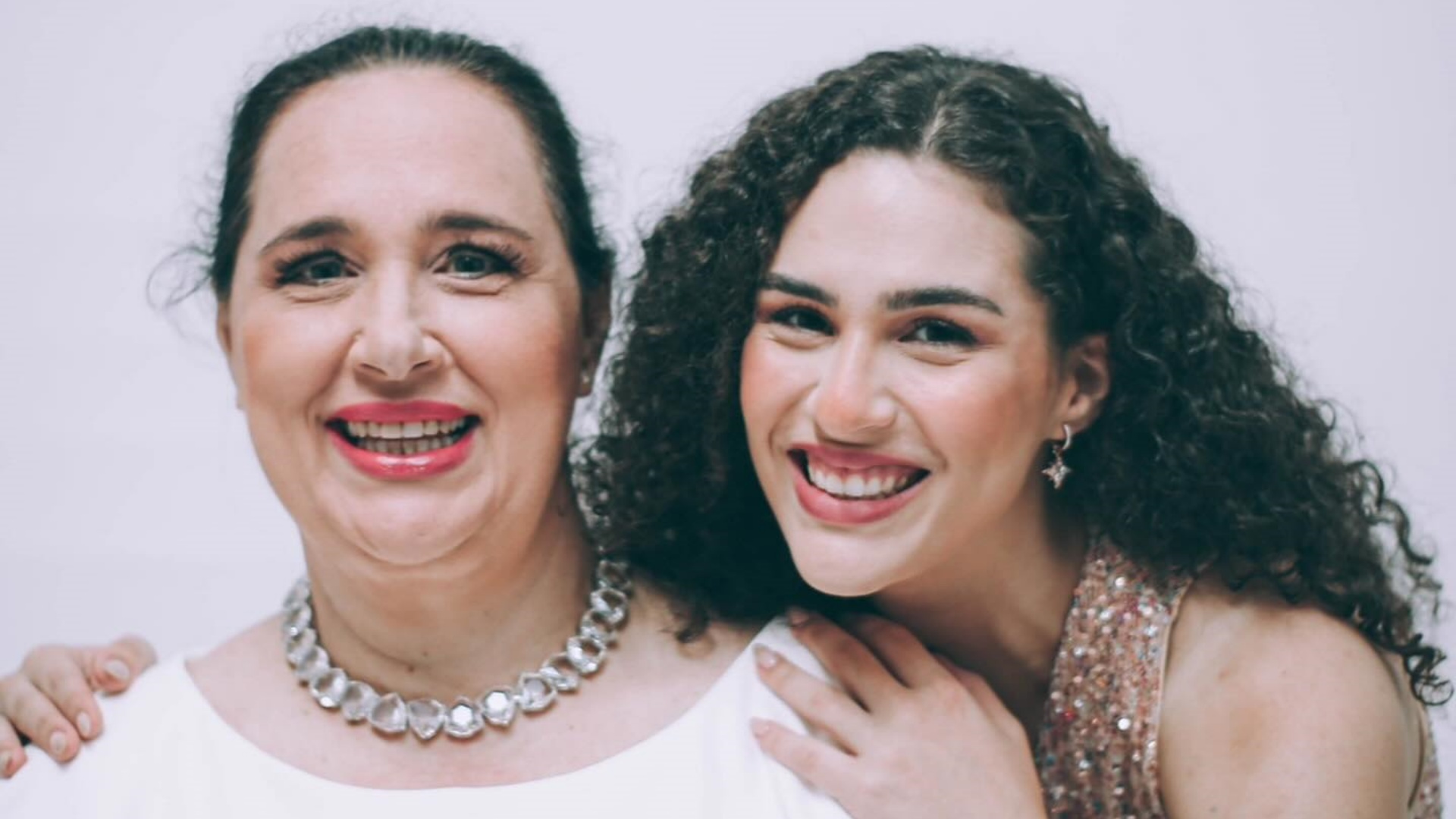 Lívian Aragão se declara ao comemorar o aniversário da mãe: “Minha vida”