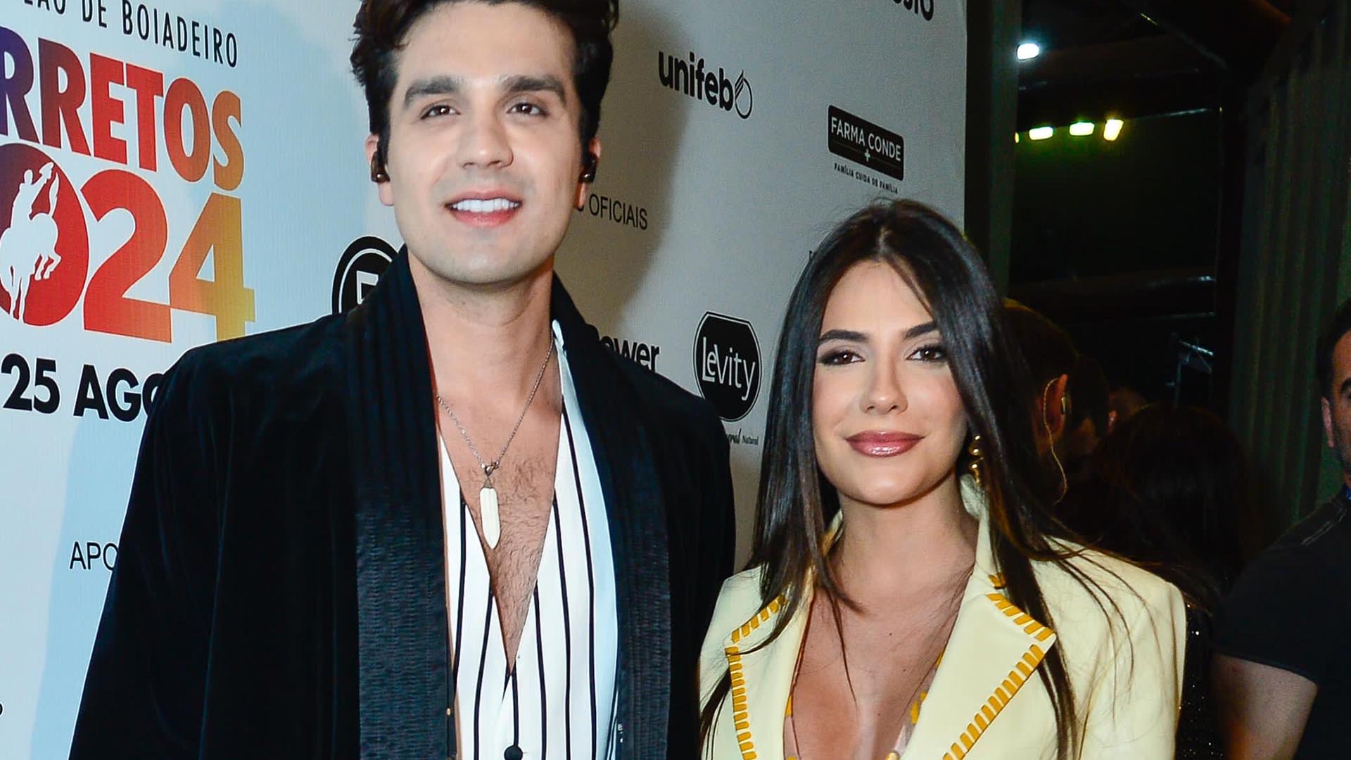 Grávida, Jade Magalhães disfarça a barriga com look soltinho