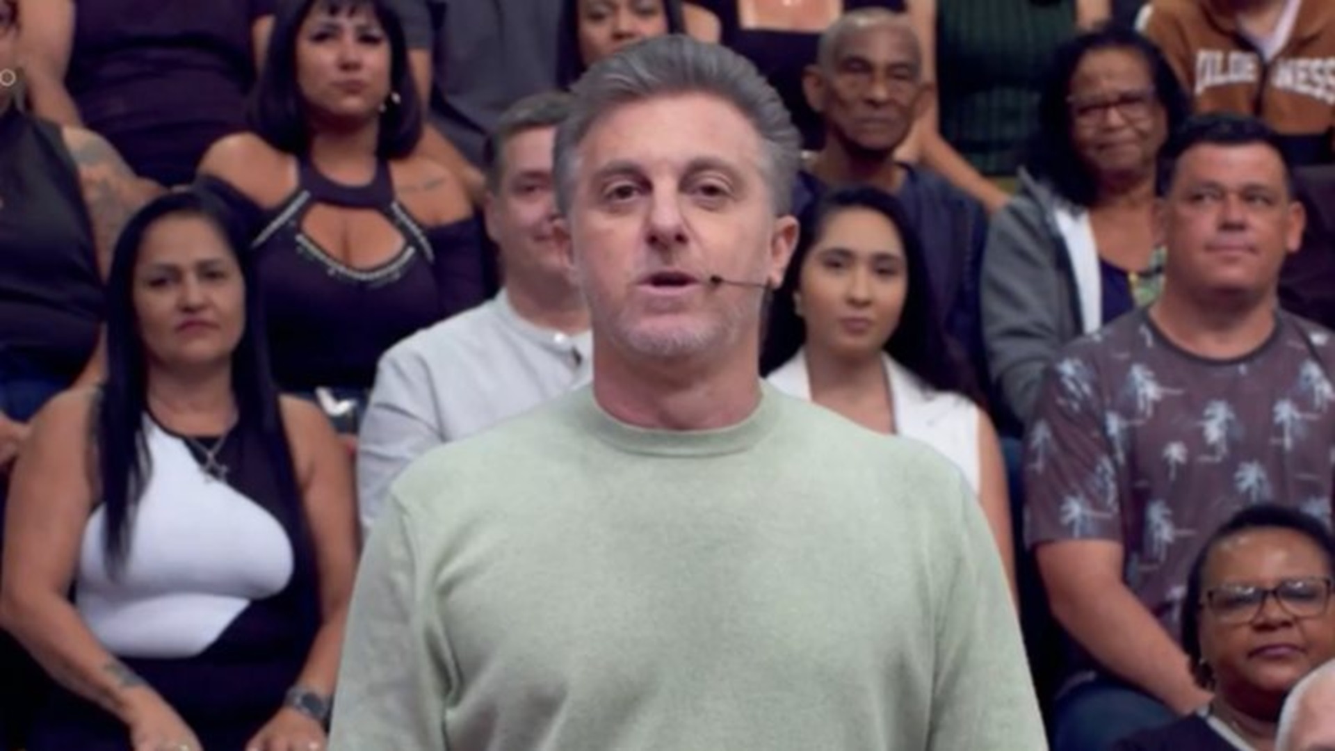 Luciano Huck faz relato após momentos de terror na Ucrânia: “Barbaridades”