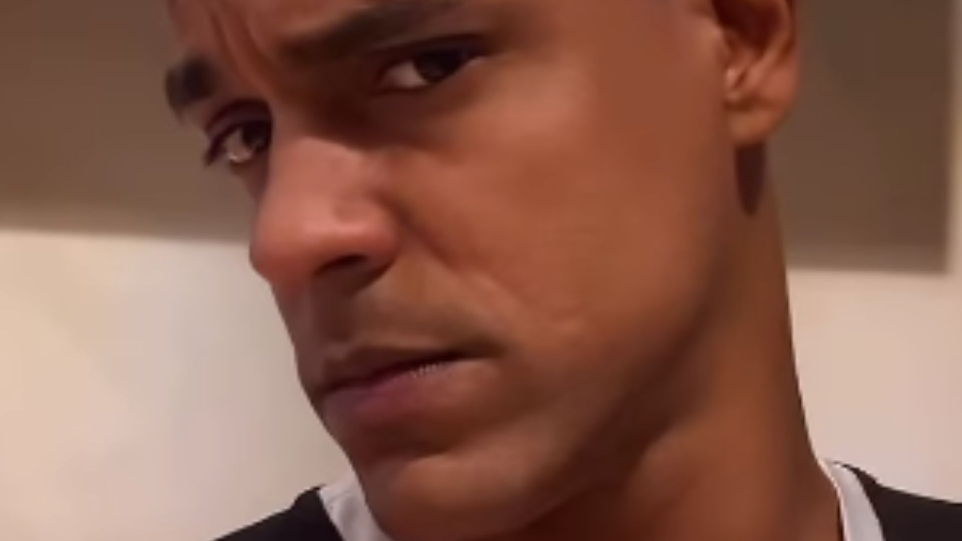 Marcello Melo Jr muda o visual após o fim das gravações de Renascer