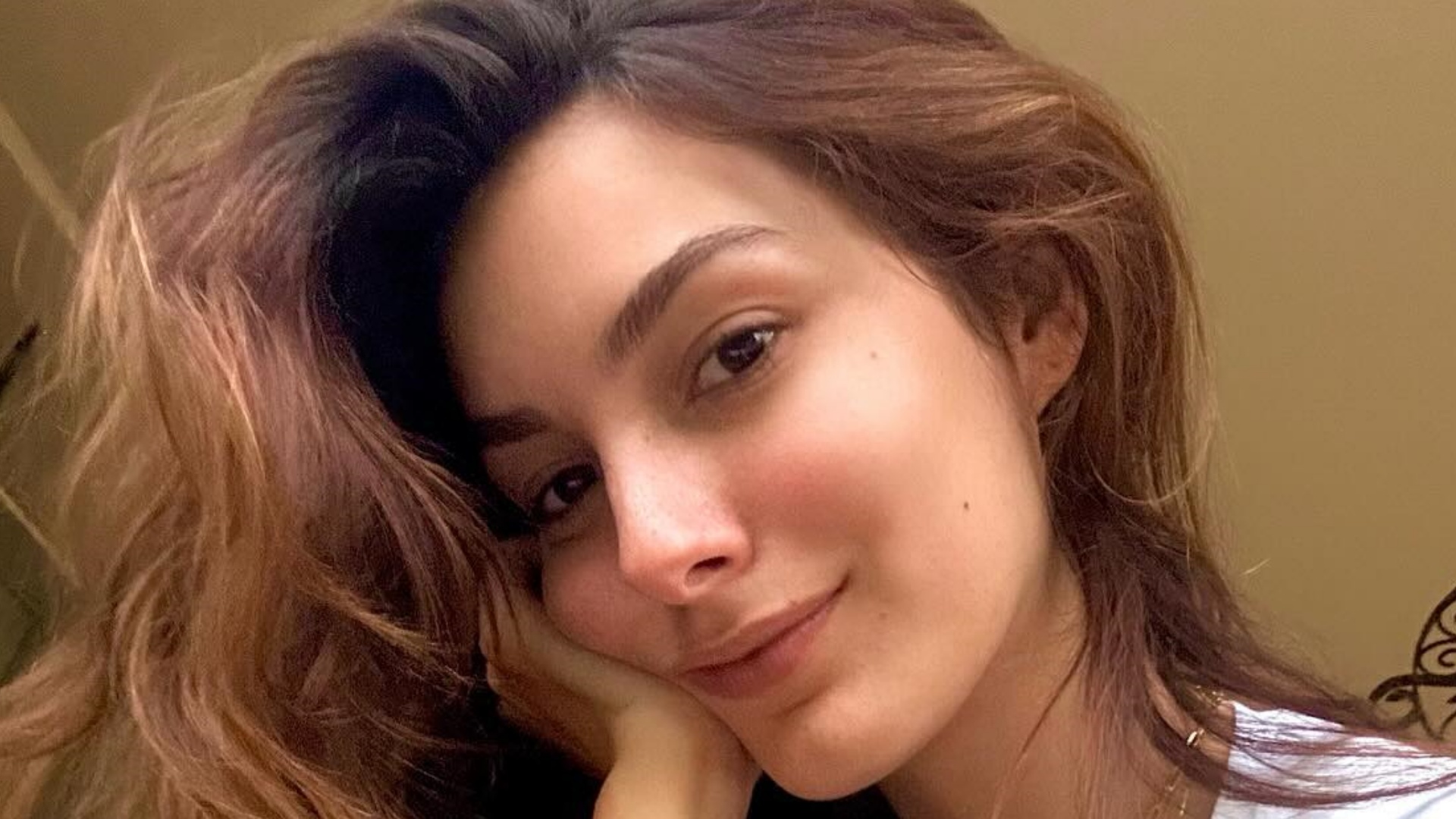 Marina Moschen surge em clima de romance com a namorada: “Amor”