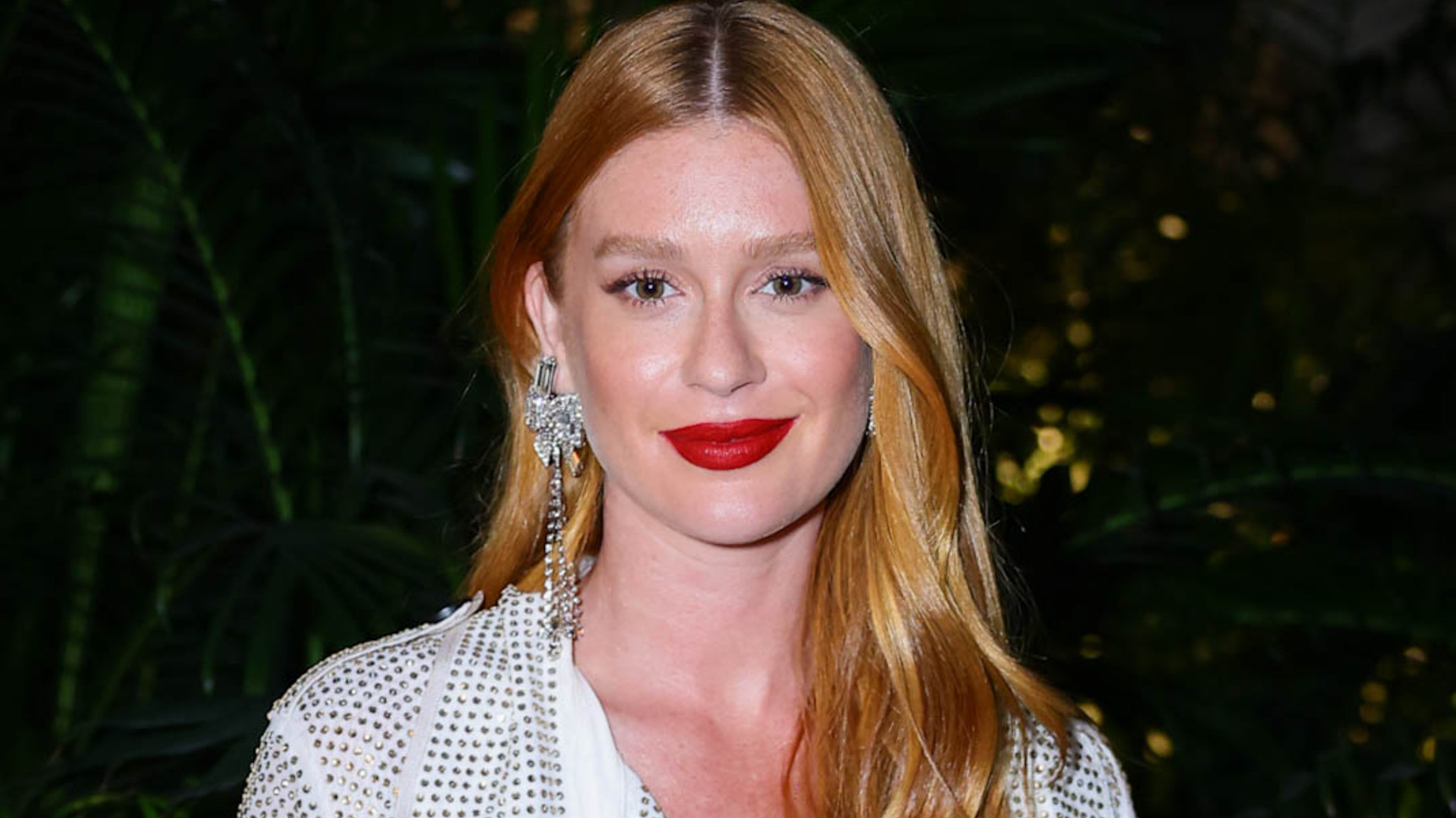 Marina Ruy Barbosa impressiona com look para jantar da filha de Gloria Pires
