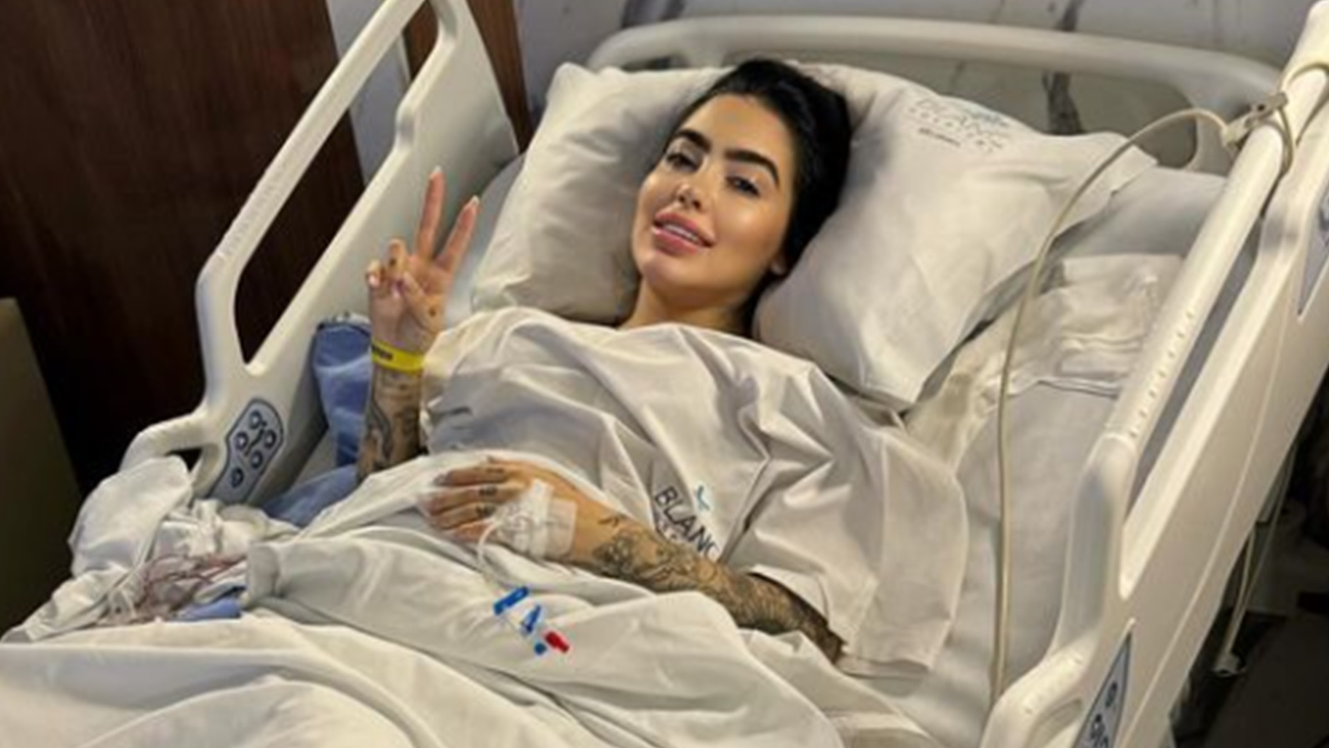 MC Mirella mostra antes e depois após cirurgias plásticas: “Natural”