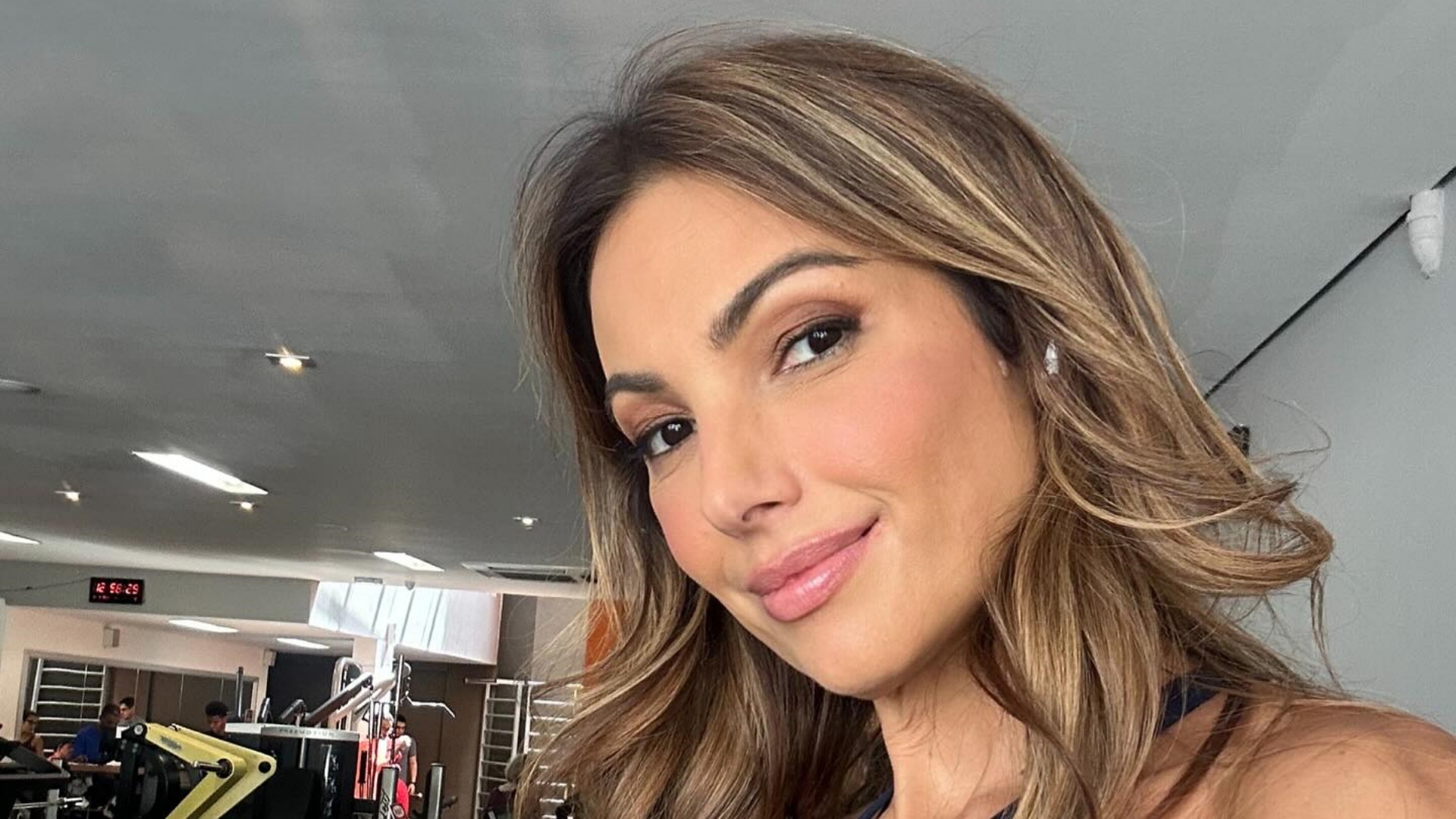 Patrícia Poeta chama atenção com clique na academia: “Inspiração”