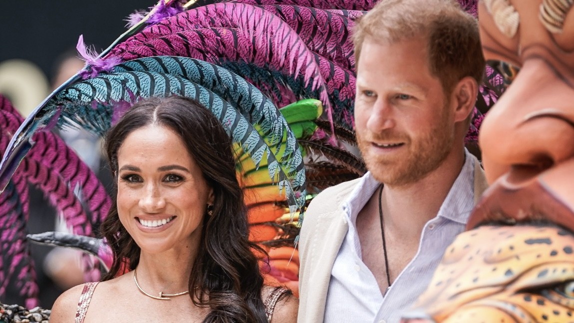 Na Colômbia, príncipe Harry usa colar que possui conexão com William