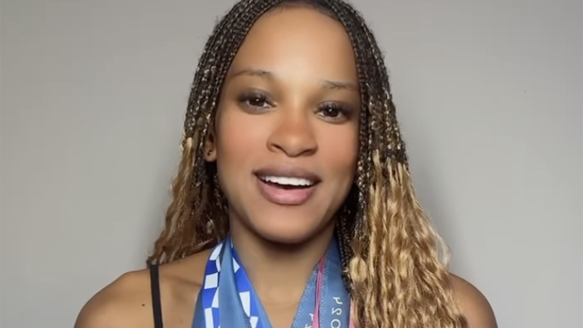 VÍDEO: Rebeca Andrade solta a voz e choca os fãs