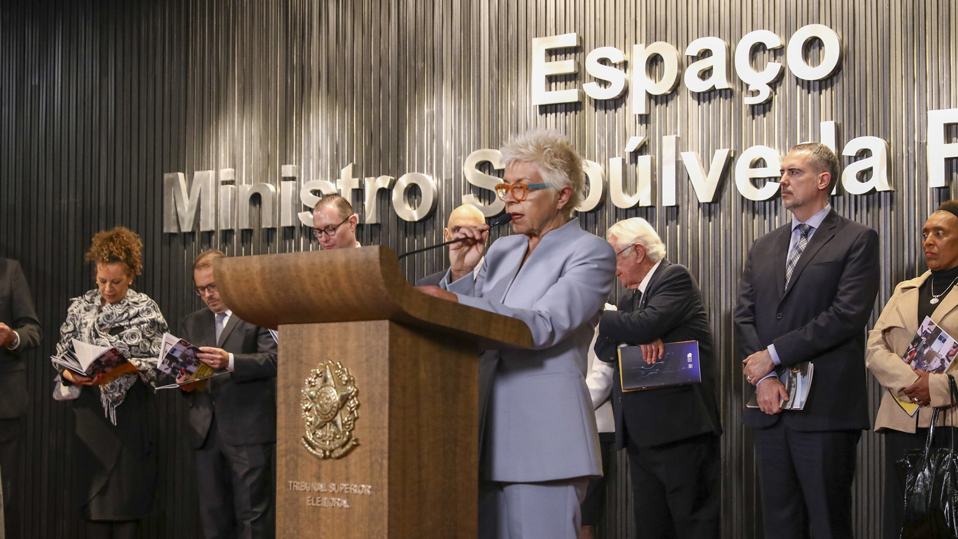 Regina Bucco defende campanha no enfrentamento das mentiras nas eleições