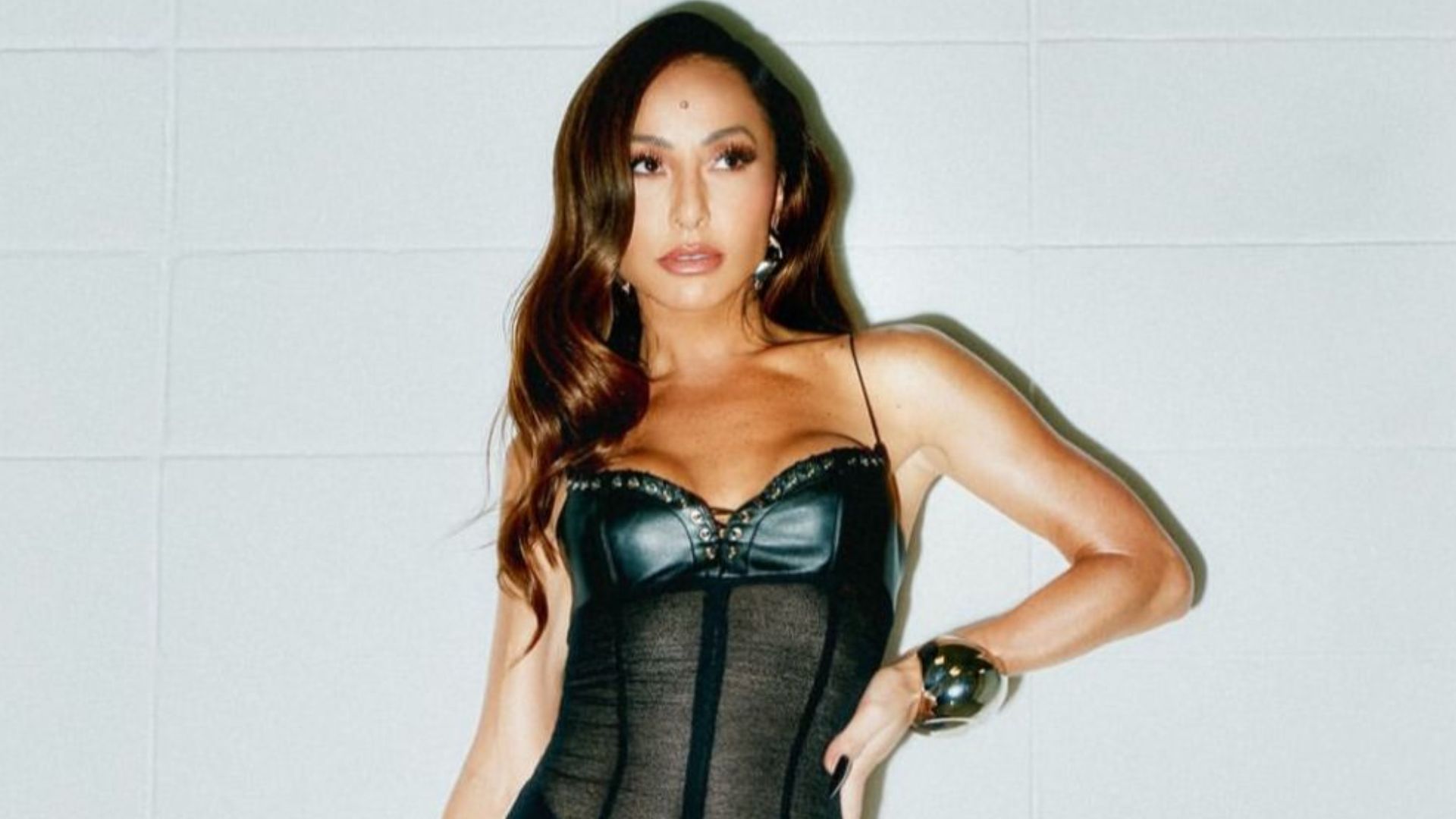 Sabrina Sato arranca suspiros com nova sessão de fotos