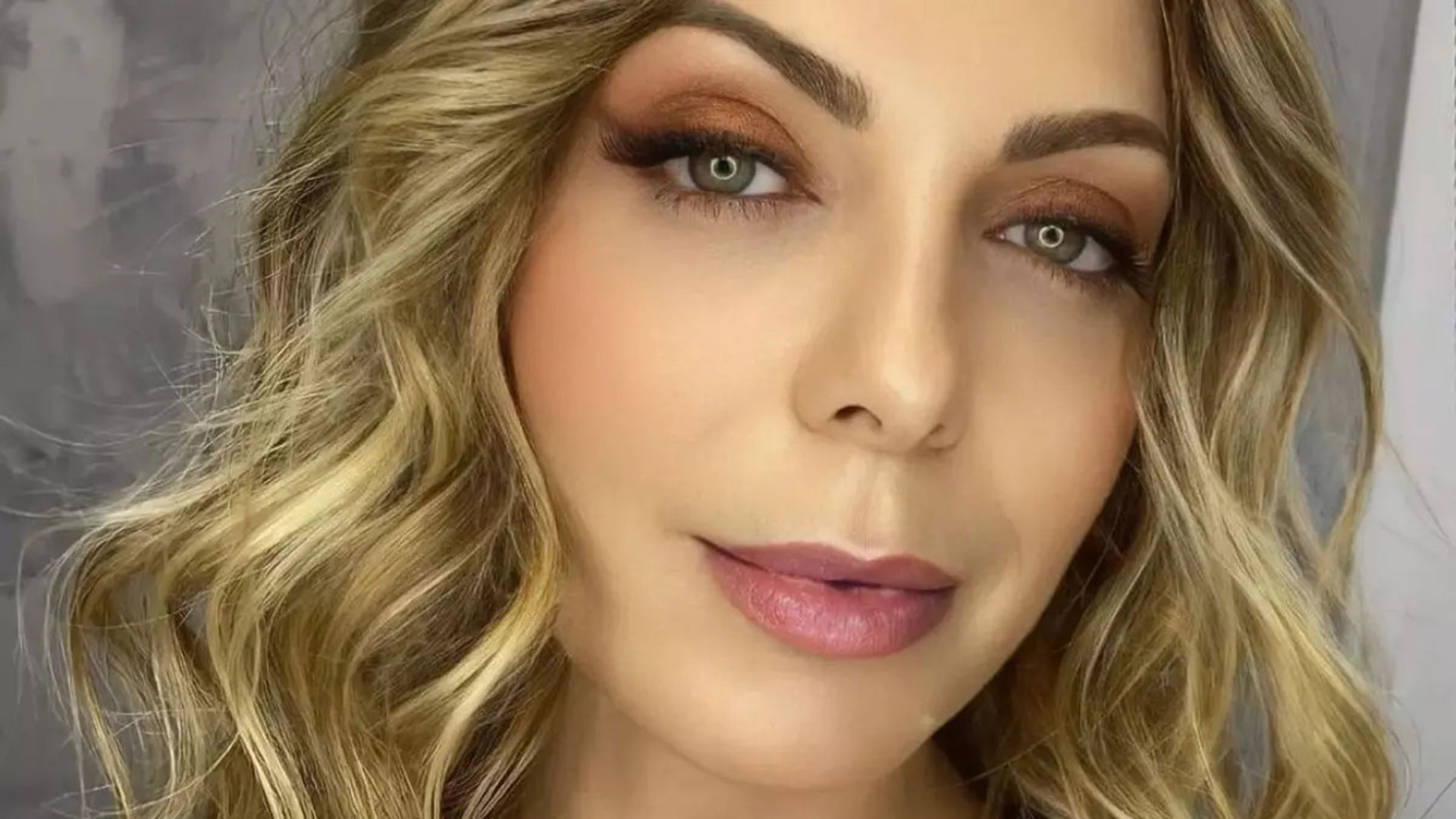 Sheila Mello se pronuncia sobre processo por erro médico