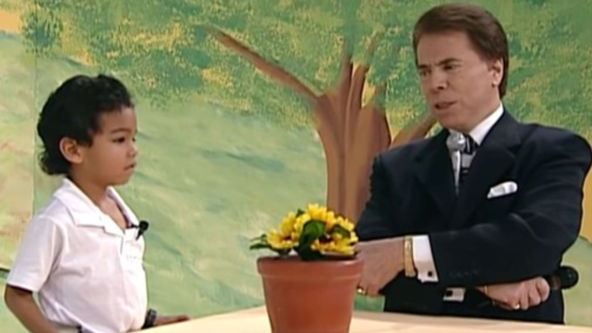 Fã mirim do Raça Negra se emociona ao falar de Silvio Santos: ‘Inesquecível’
